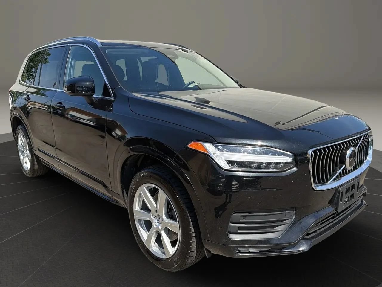 Used 2023 Volvo XC90 B5 Core AWD/4WD image 3