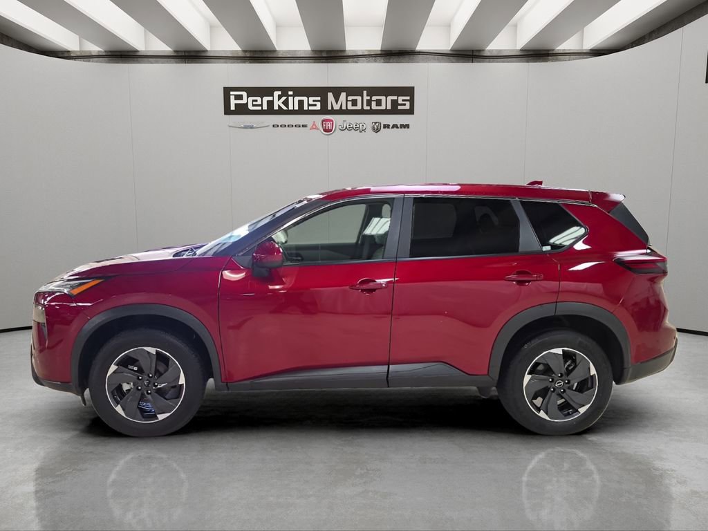 Used 2025 Nissan Rogue SV AWD/4WD image 2