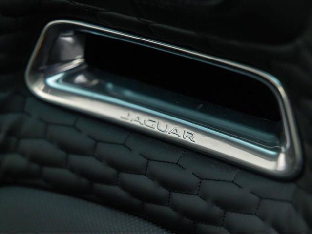 Certified 2024 Jaguar F-TYPE Coupe AWD image 22