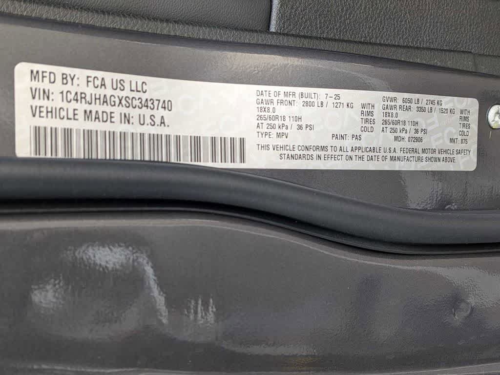 Used 2025 Jeep Grand Cherokee Laredo X w/ Luxury Tech Group I AWD/4WD image 49