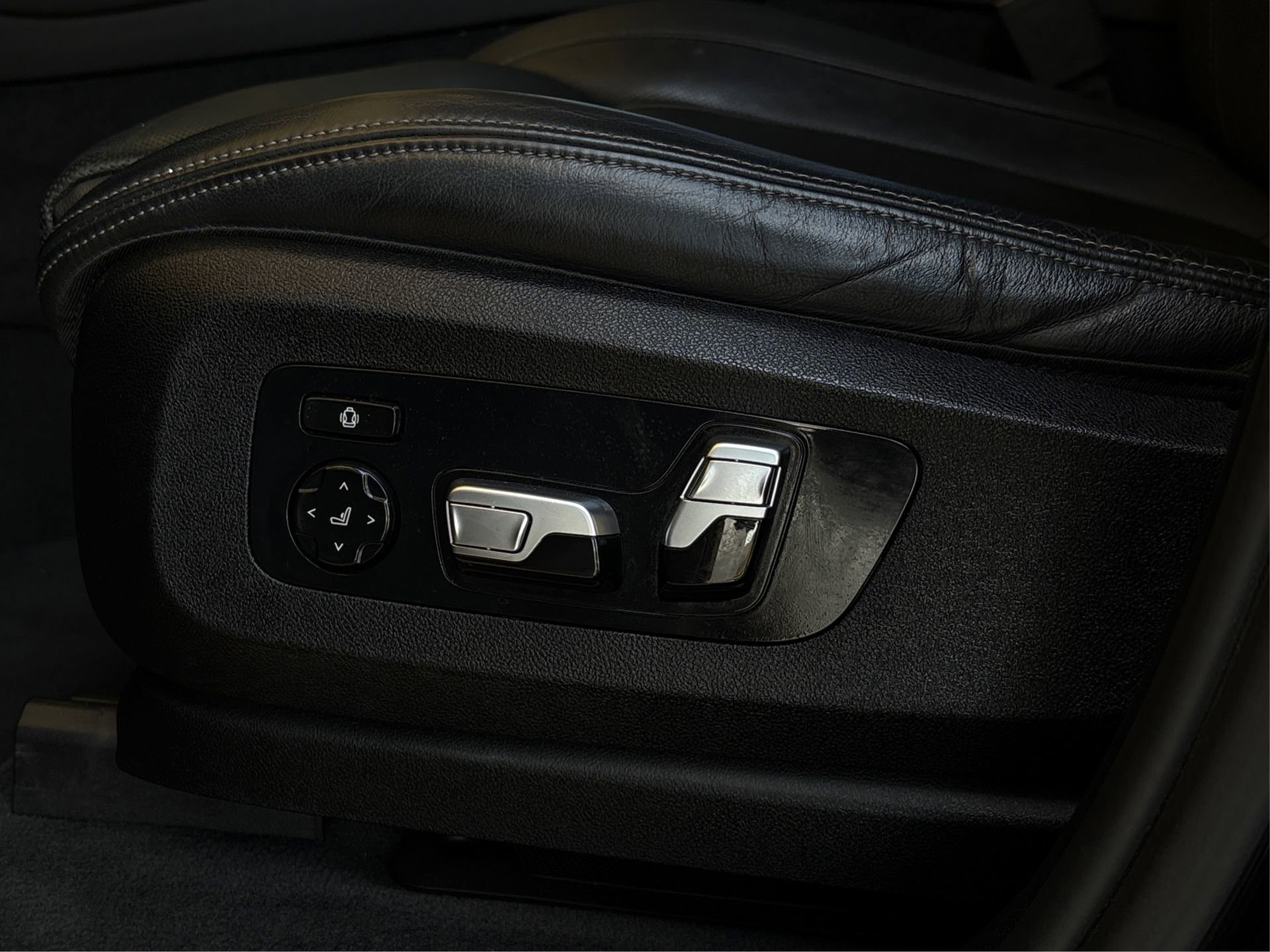 Used 2021 BMW X7 xDrive40i image 31