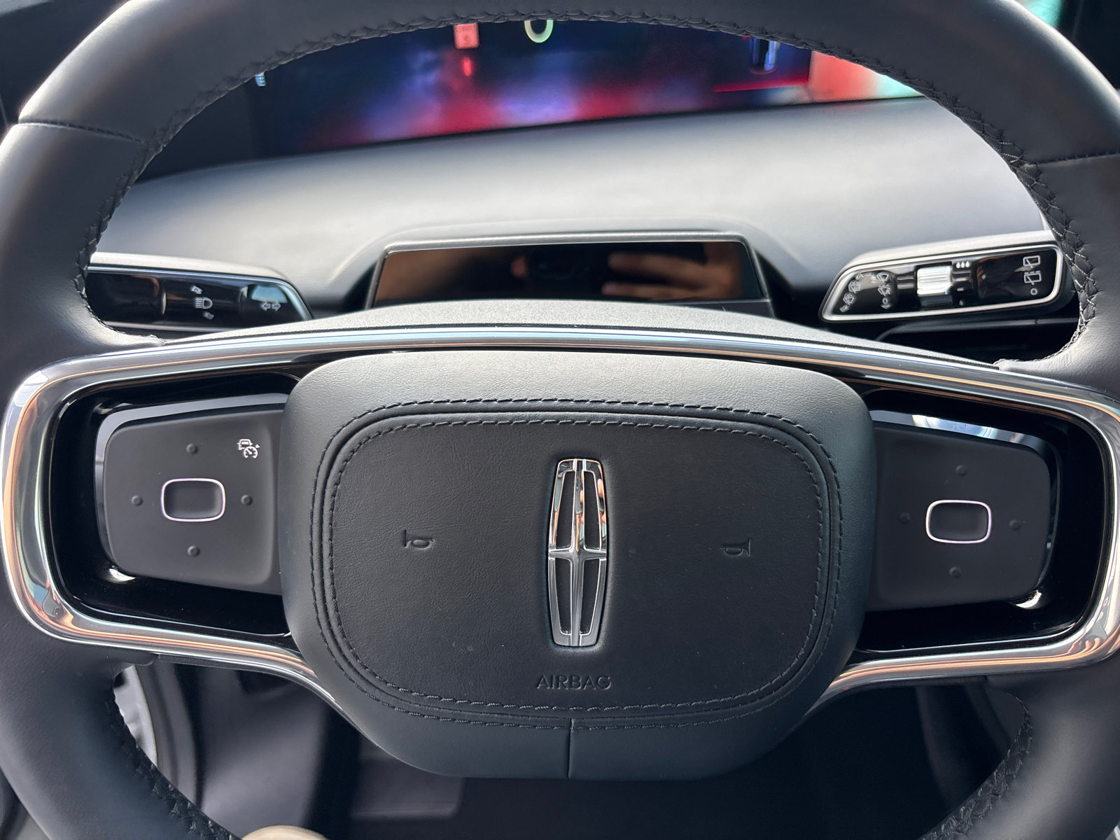 New 2026 Lincoln Nautilus Reserve AWD/4WD image 16
