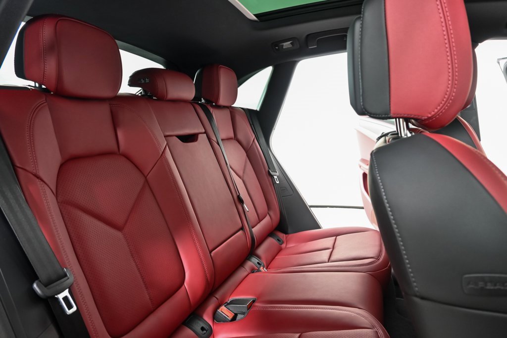 New 2026 Porsche Macan image 22