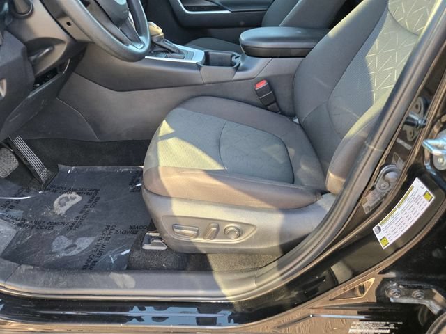 Certified 2025 Toyota RAV4 XLE FWD image 22
