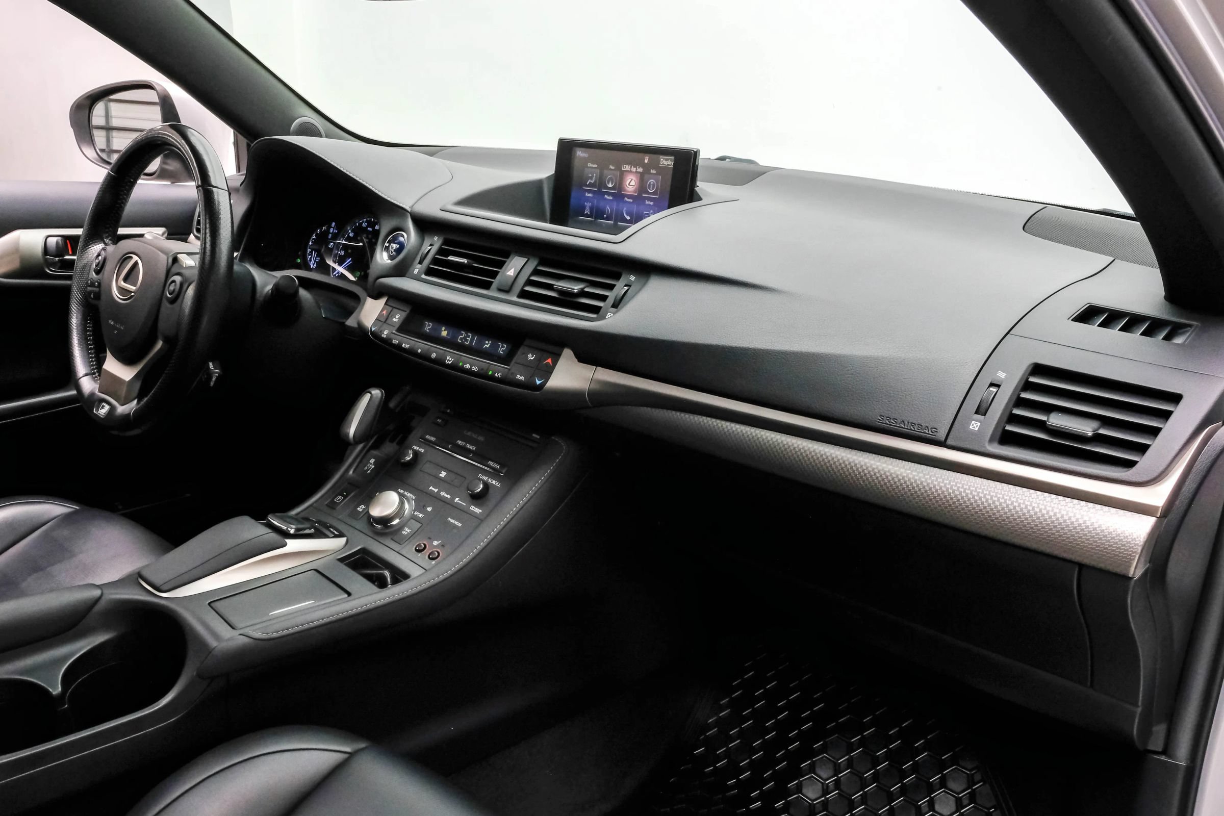 Used 2016 Lexus CT 200h w/ Navigation Package FWD image 13