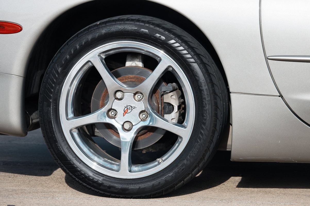 Used 2002 Chevrolet Corvette Convertible w/ Preferred Equipment Group2 RWD image 25