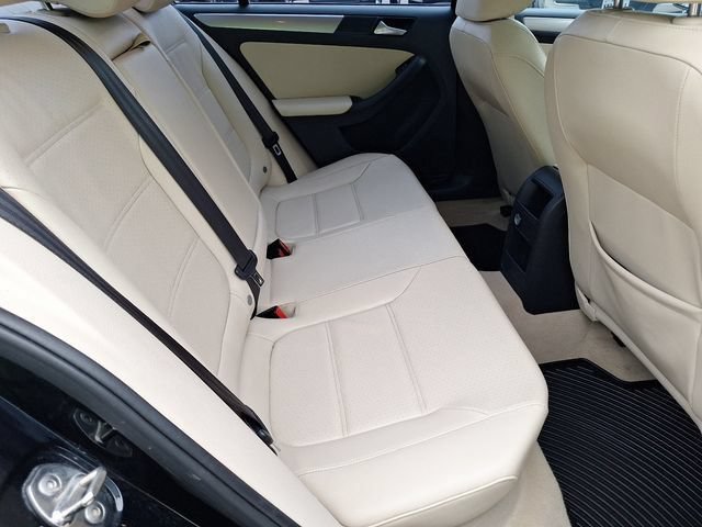 Used 2015 Volkswagen Jetta SE FWD image 29