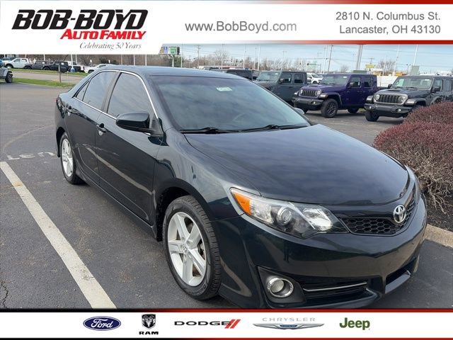 Used 2014 Toyota Camry SE w/ Moonroof Package