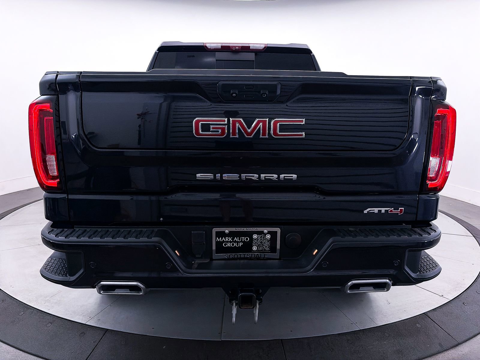 Used 2023 GMC Sierra 1500 AT4 w/ AT4 Premium Package AWD/4WD image 17