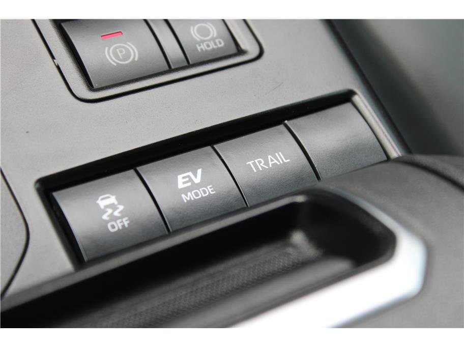 Used 2021 Toyota Highlander XLE AWD/4WD image 31