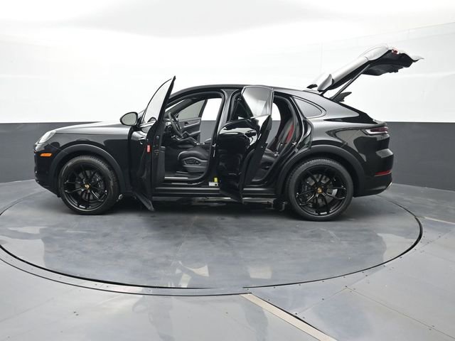 Certified 2024 Porsche Cayenne Coupe AWD/4WD image 30