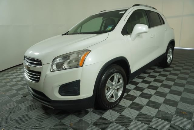 Used 2015 Chevrolet Trax LT w/ LT Plus Package FWD image 3