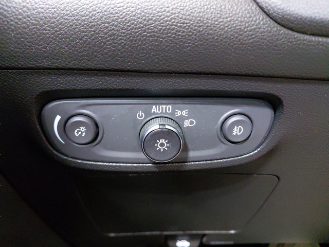 Certified 2021 Buick Encore GX Select w/ Experience Buick Package FWD image 38