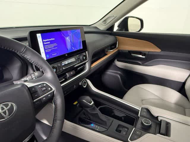 Used 2026 Toyota Grand Highlander AWD image 28