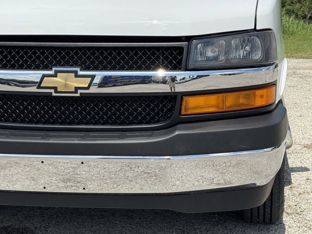 Used 2024 Chevrolet Express 2500 w/ Driver Convenience Package RWD image 7