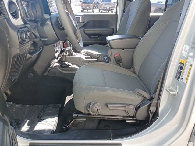 Used 2024 Jeep Wrangler Sport S image 34