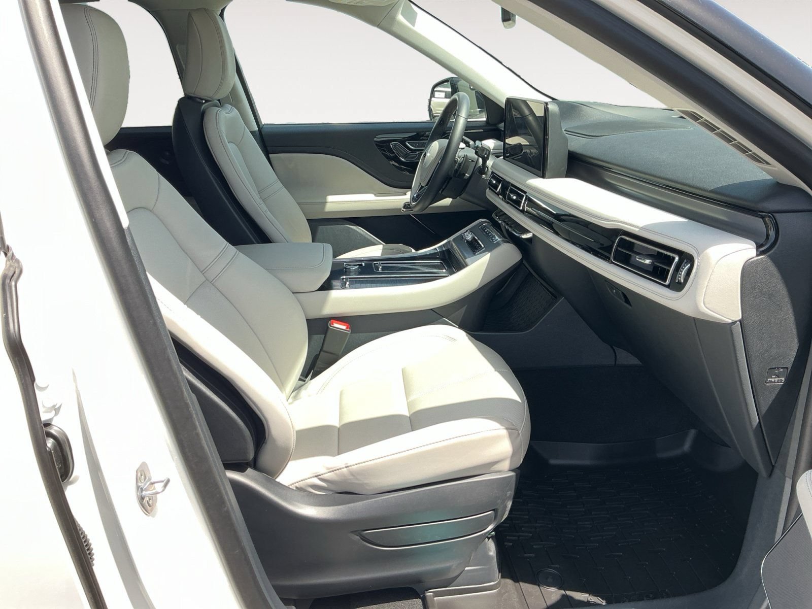 New 2026 Lincoln Aviator AWD image 15