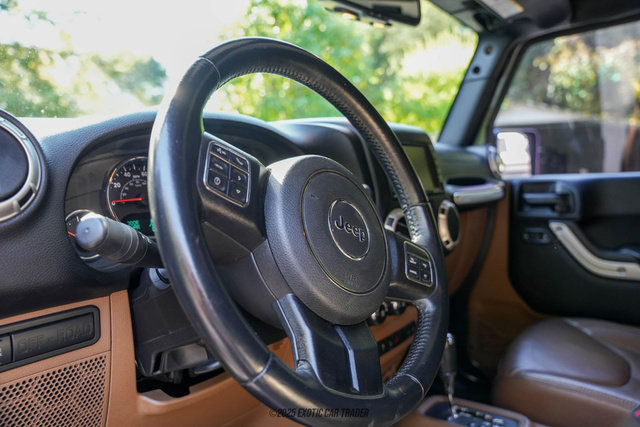 Used 2016 Jeep Wrangler Unlimited Rubicon w/ Connectivity Group image 29