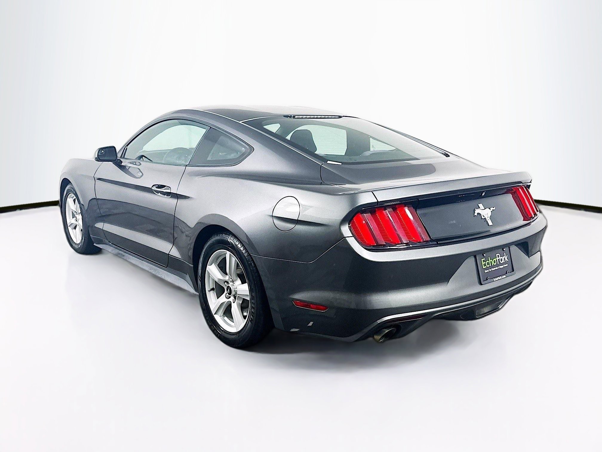 Used 2017 Ford Mustang V6 image 5