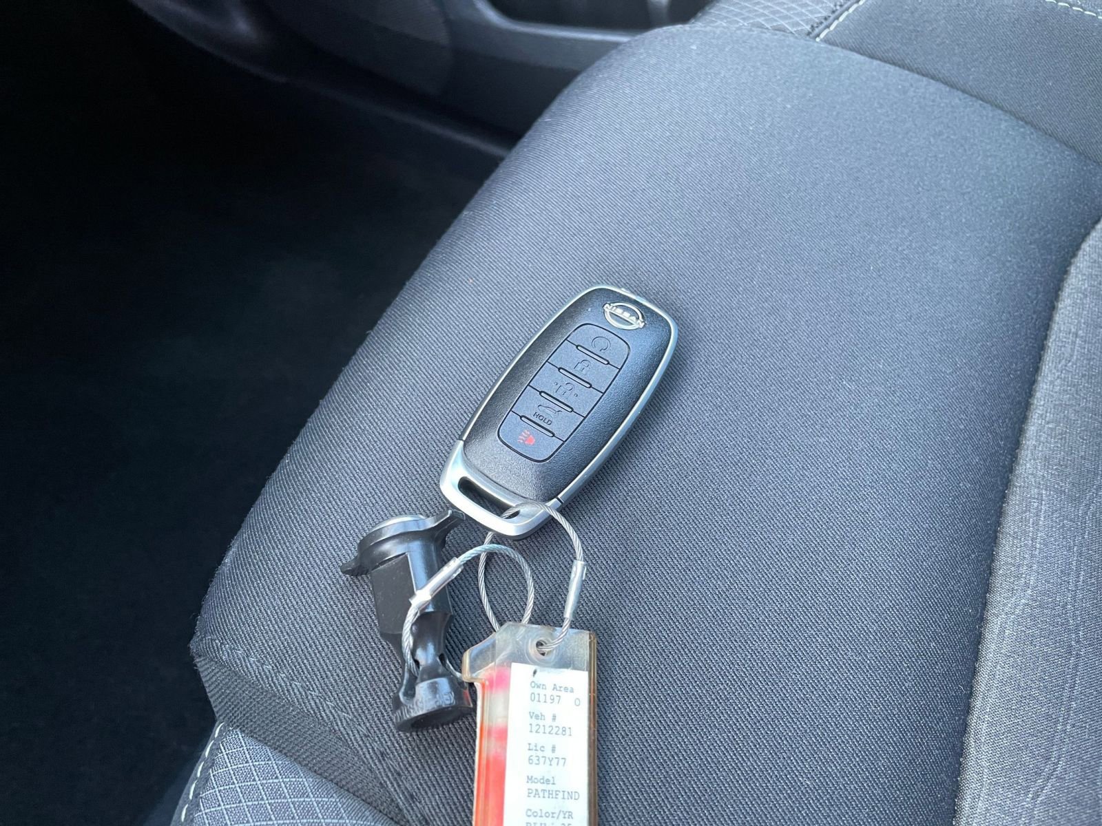 Used 2025 Nissan Pathfinder SV image 21
