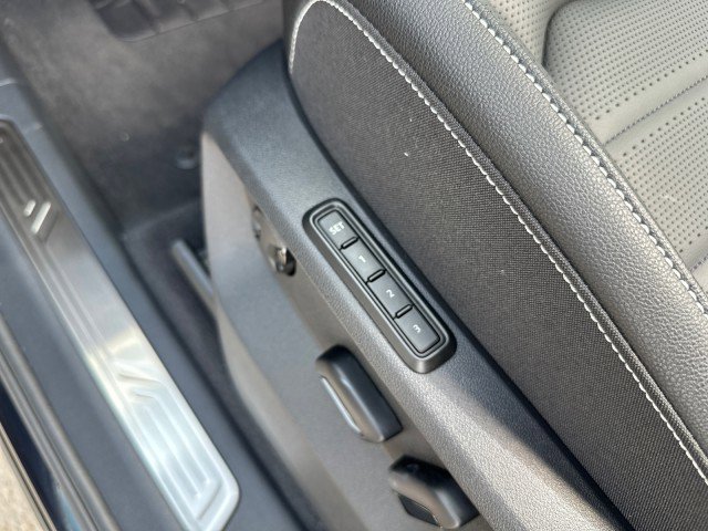New 2025 Volkswagen Atlas Cross Sport SEL image 13