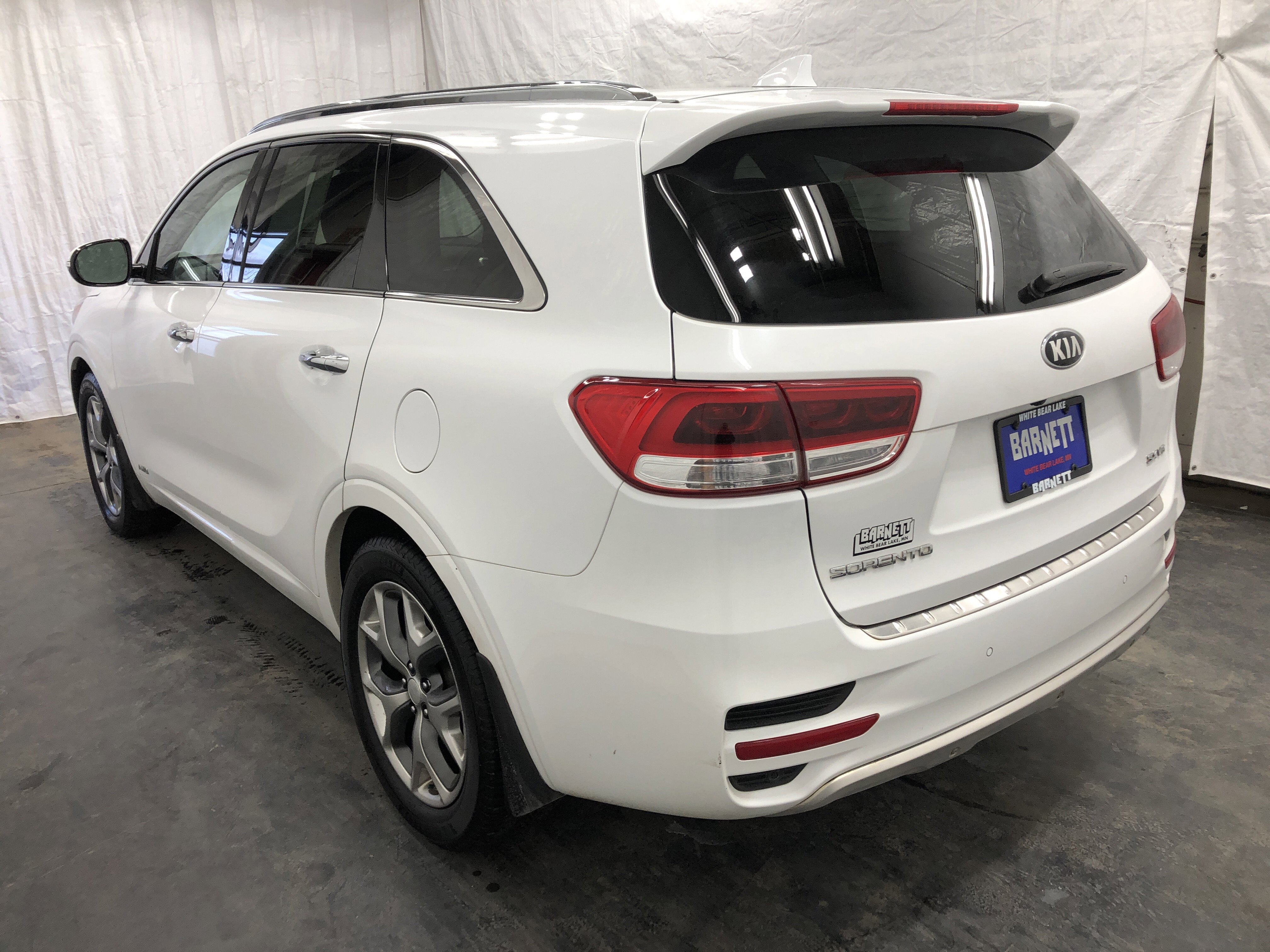 Used 2017 Kia Sorento SX image 4