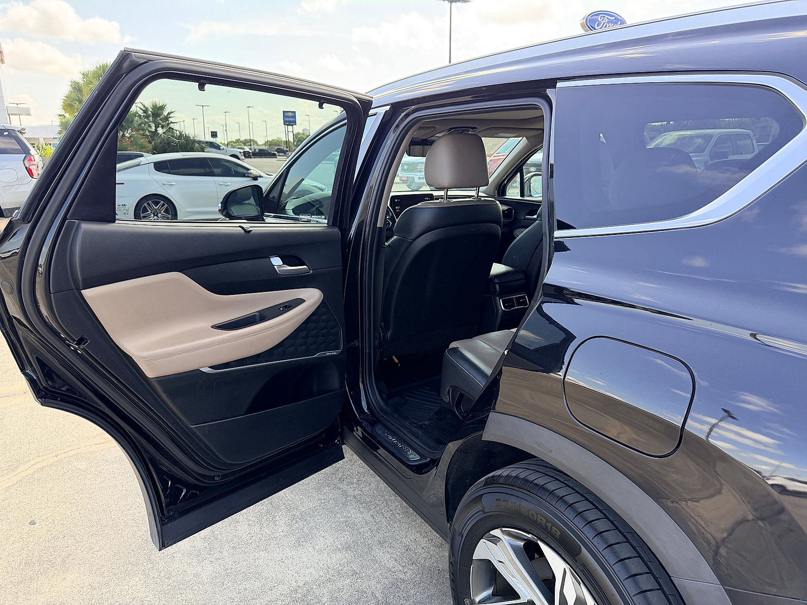 Used 2021 Hyundai Santa Fe SEL w/ Convenience + Premium Package FWD image 18