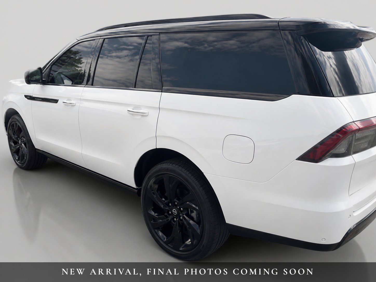 Certified 2026 Lincoln Navigator Black Label AWD/4WD image 6