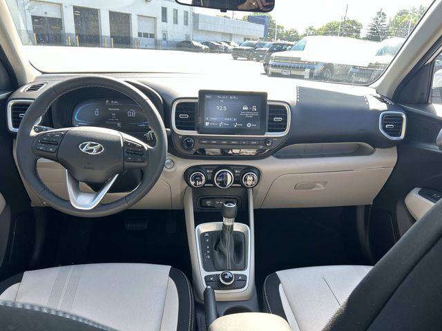 New 2026 Hyundai Venue SEL FWD image 5
