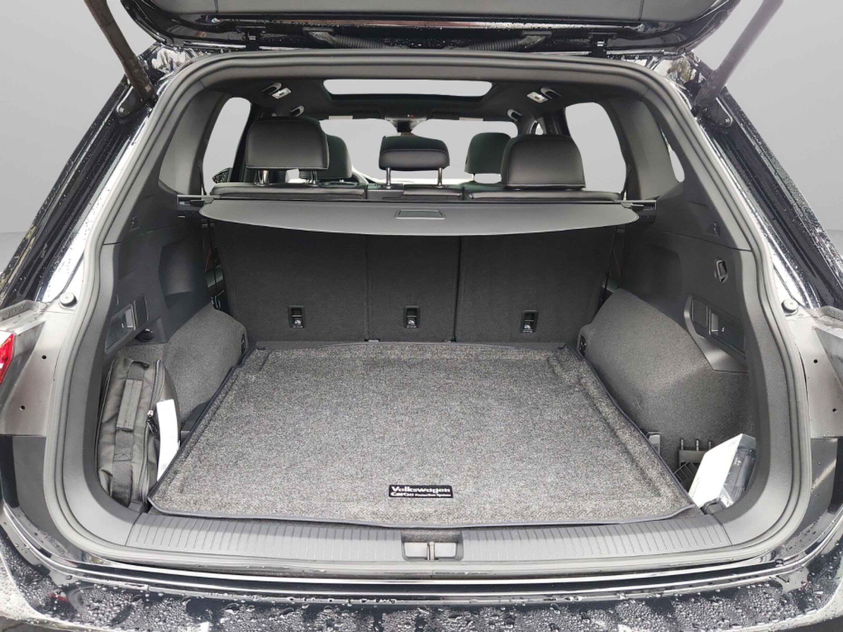 Used 2024 Volkswagen Tiguan SEL R-Line image 28