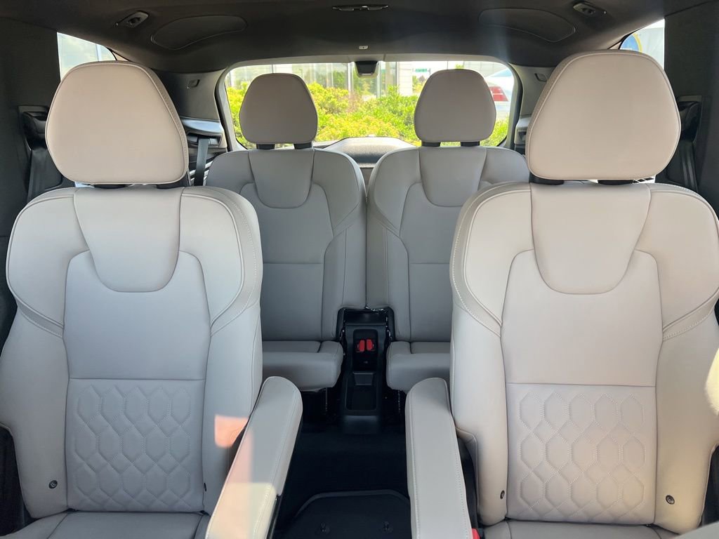 New 2026 Volvo XC90 B6 Plus w/ Protection Package Premier image 27