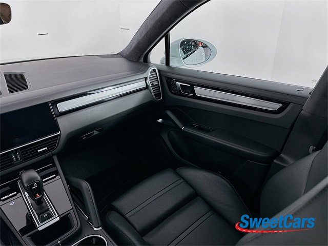 Used 2023 Porsche Cayenne Turbo image 36