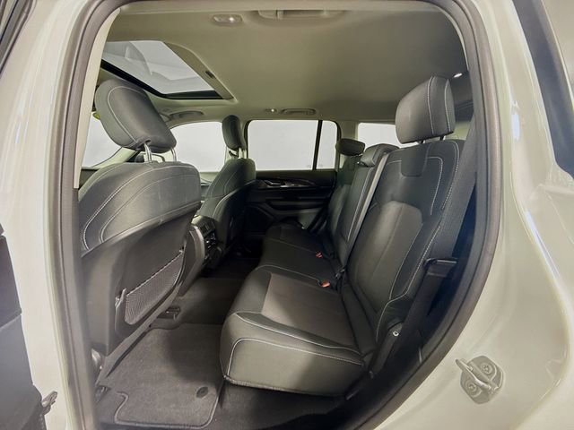 Used 2023 Jeep Grand Cherokee Laredo w/ Luxury Tech Group I image 24