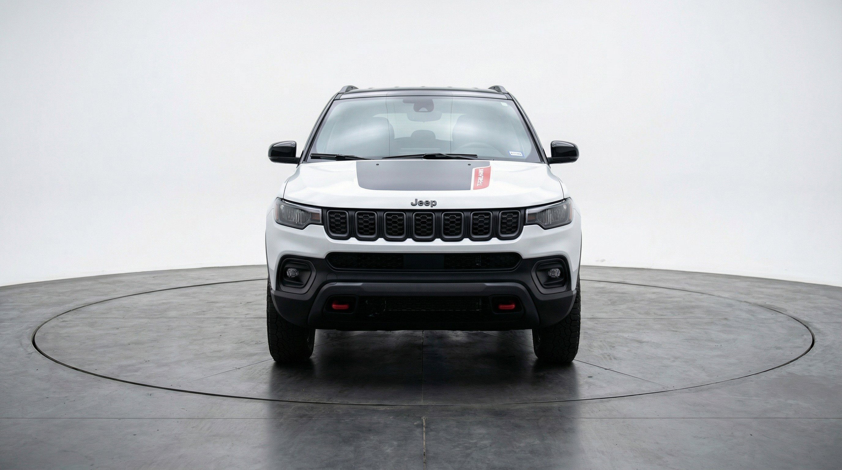 Used 2025 Jeep Compass Trailhawk AWD/4WD image 2