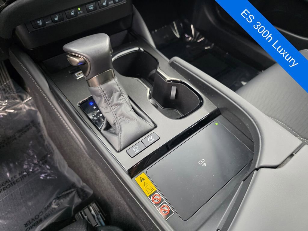 Used 2025 Lexus ES 300h w/ Technology Package image 25