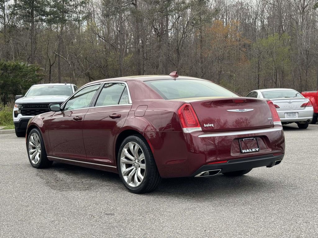 Used 2019 Chrysler 300 Touring w/ Chrome Appearance Package image 24