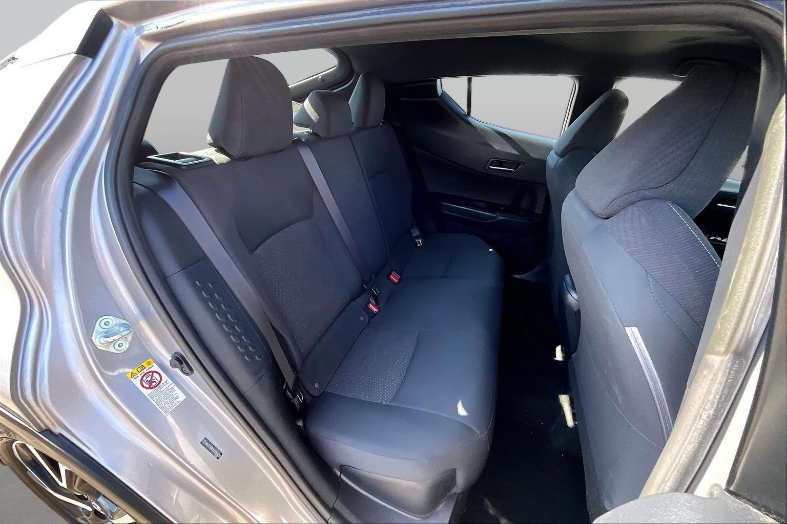 Used 2018 Toyota C-HR XLE FWD image 25