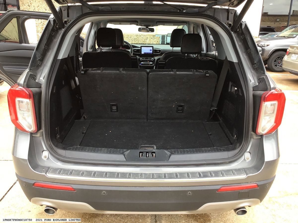 Used 2021 Ford Explorer Limited w/ Equipment Group 301A RWD image 15