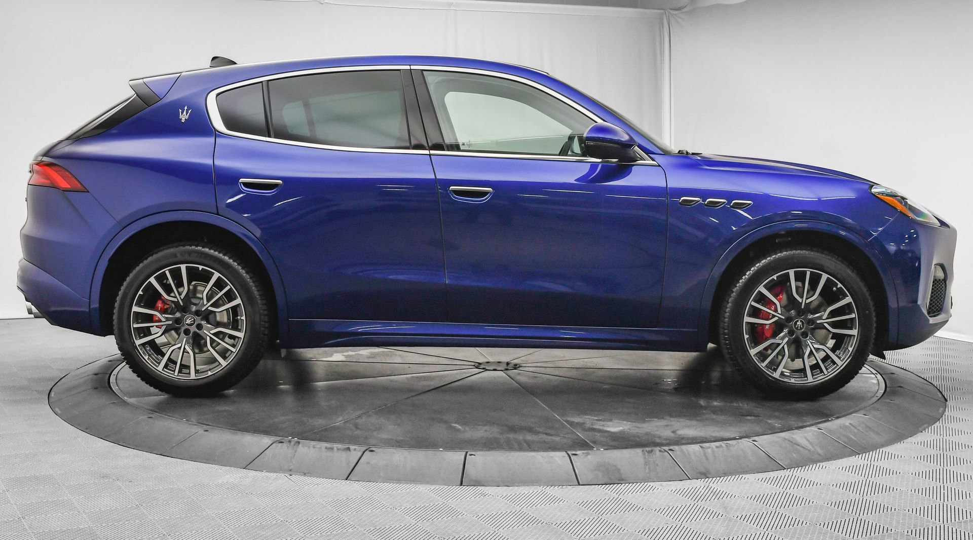 New 2025 Maserati Grecale GT image 10