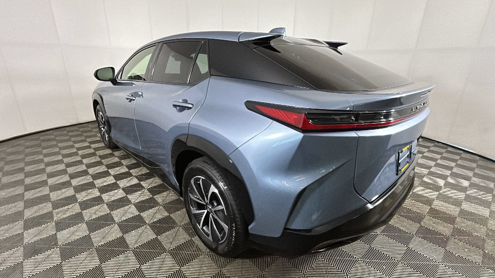 Used 2023 Lexus RZ 450e Premium w/ Technology Package AWD/4WD image 5