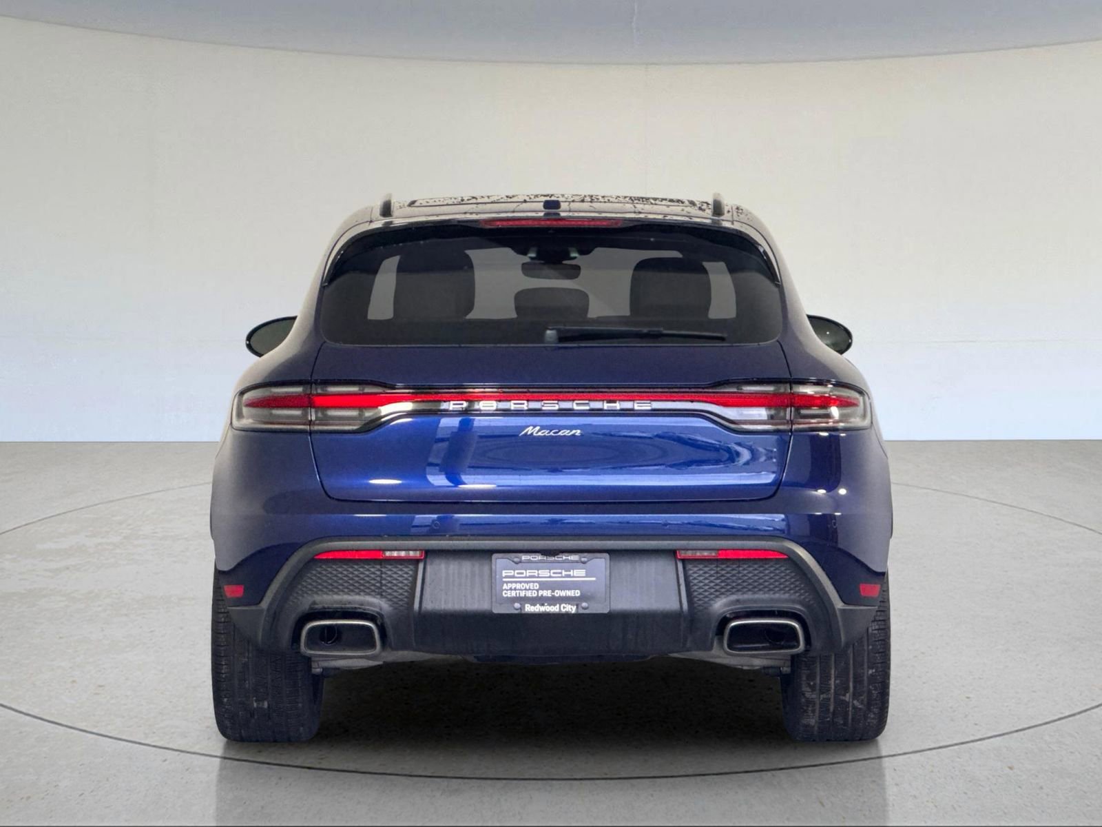 Certified 2025 Porsche Macan image 7