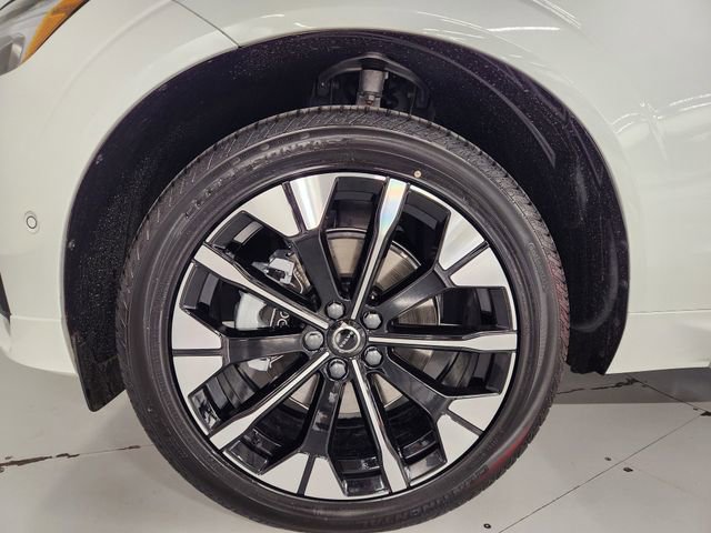 New 2026 Volvo XC60 B5 Plus w/ Protection Package Premier AWD/4WD image 8