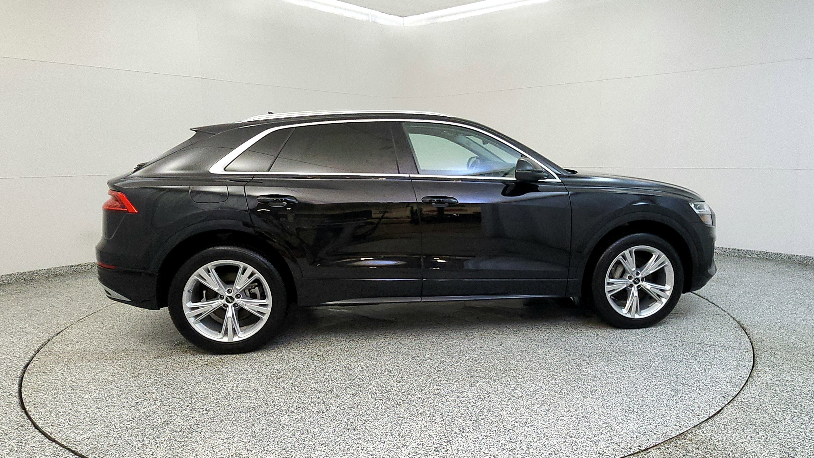 Used 2022 Audi Q8 Premium Plus AWD/4WD image 8