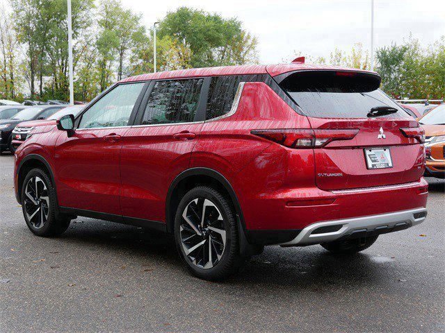 Used 2022 Mitsubishi Outlander SE image 5