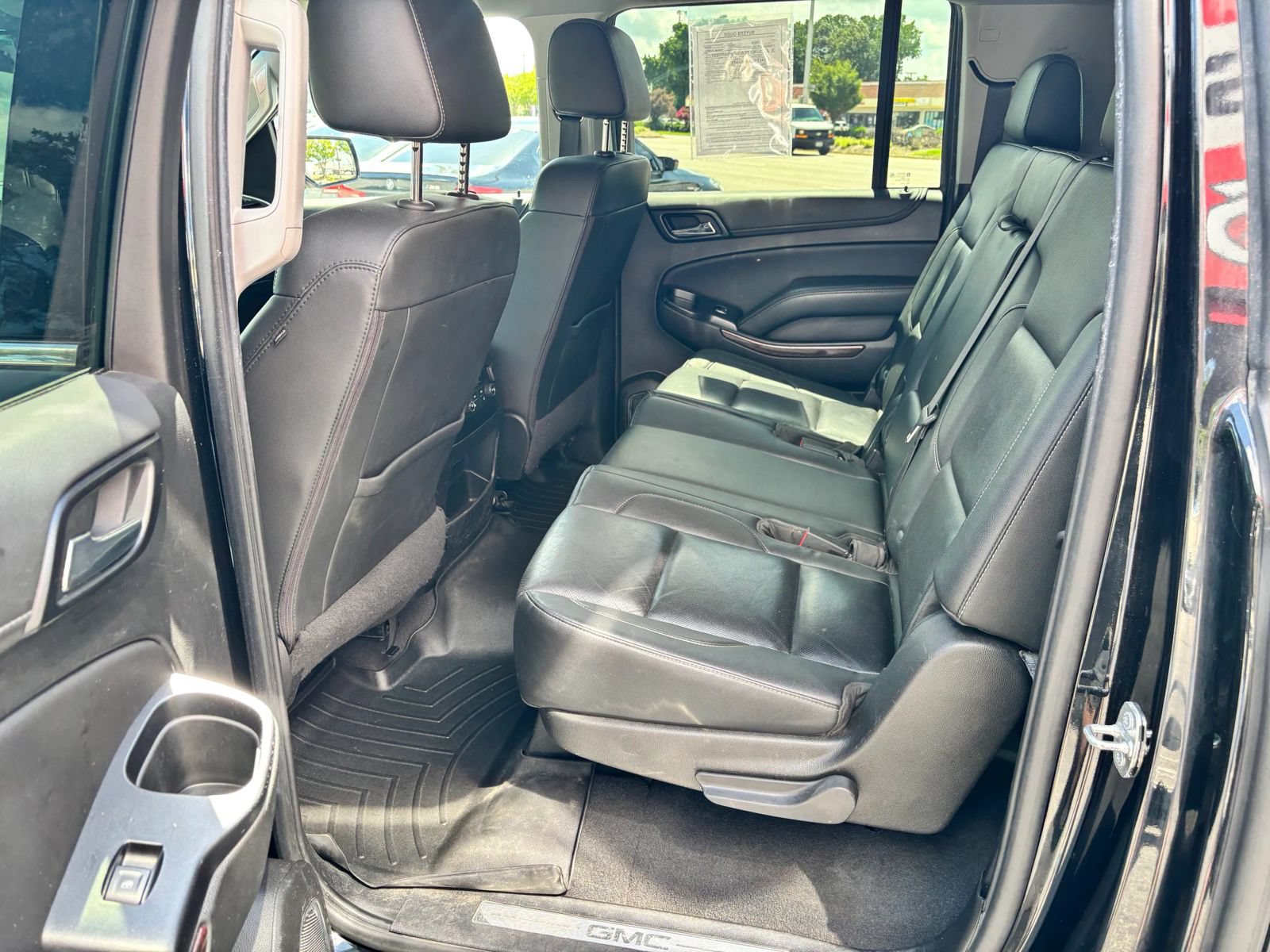 Used 2019 GMC Yukon XL SLT AWD/4WD image 18