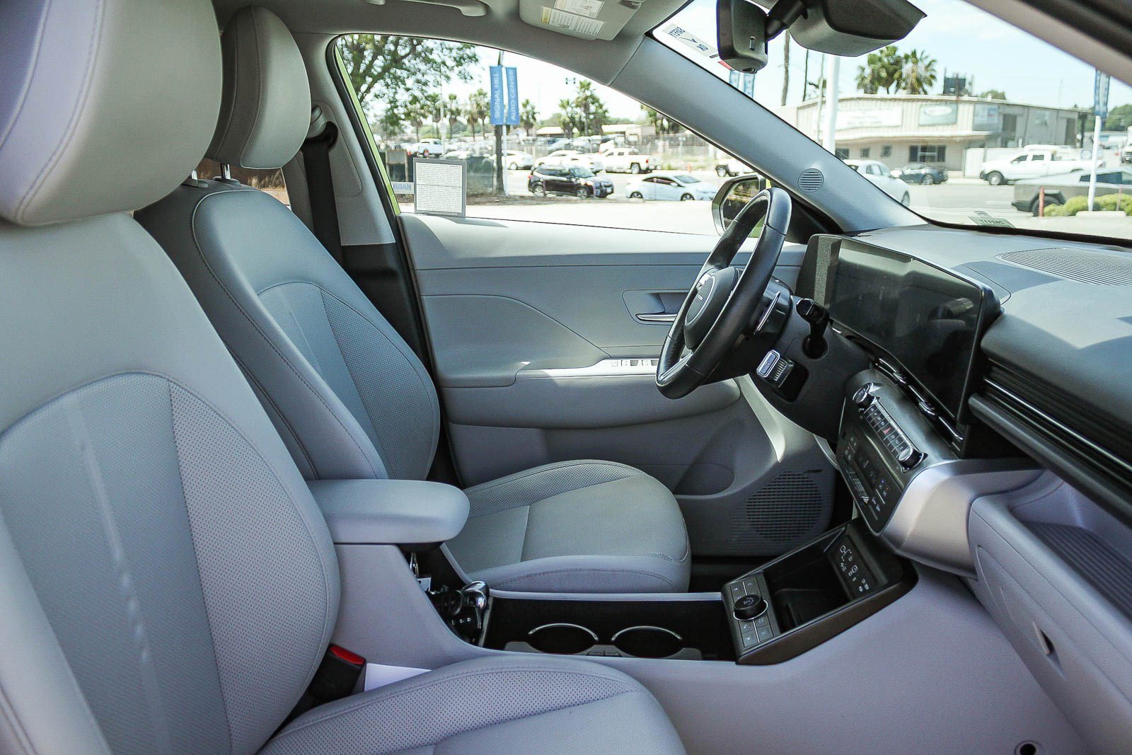Used 2024 Hyundai Kona Limited AWD/4WD image 19
