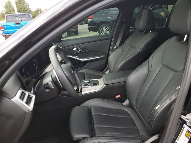 Used 2025 BMW 330i xDrive Sedan AWD/4WD image 5