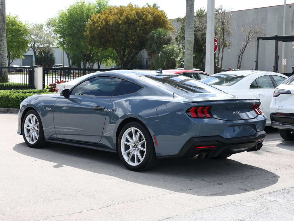 Used 2025 Ford Mustang GT Premium image 4