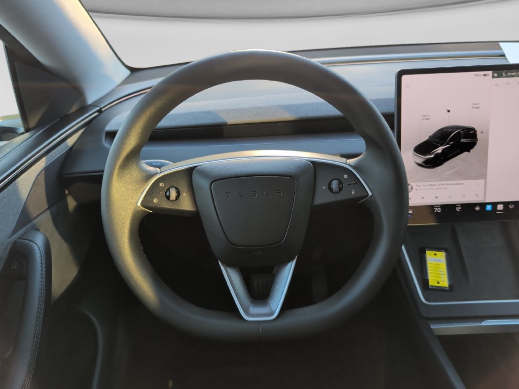 Used 2026 Tesla Model Y Long Range AWD/4WD image 11