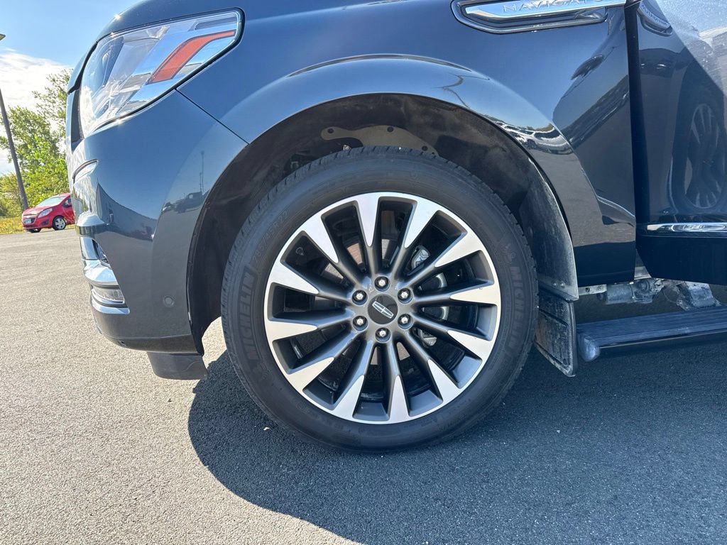 Used 2021 Lincoln Navigator L Reserve w/ Luxury Package AWD/4WD image 24